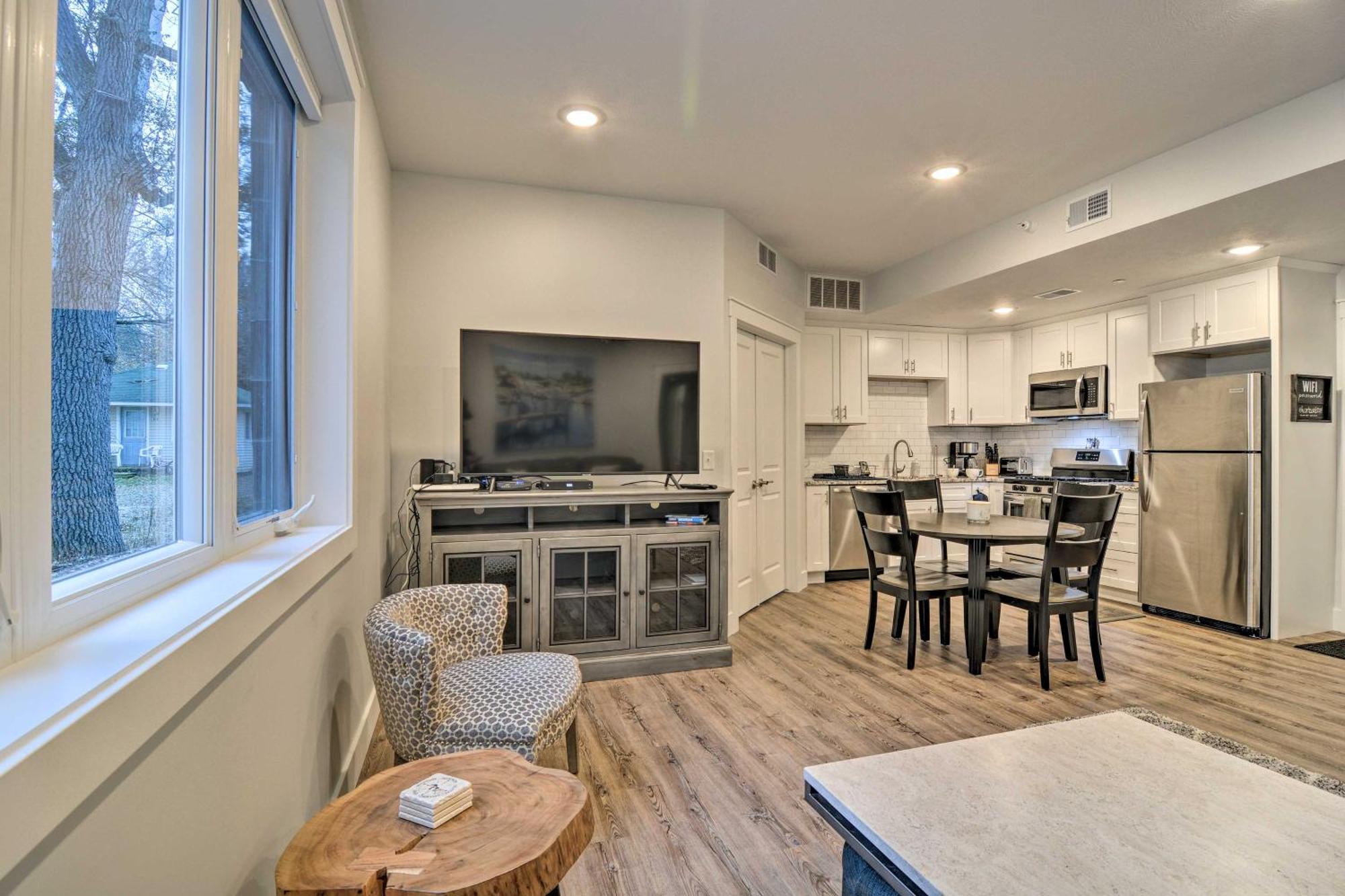 Modern Traverse City Condo About 1 Mi To Bay! Ngoại thất bức ảnh